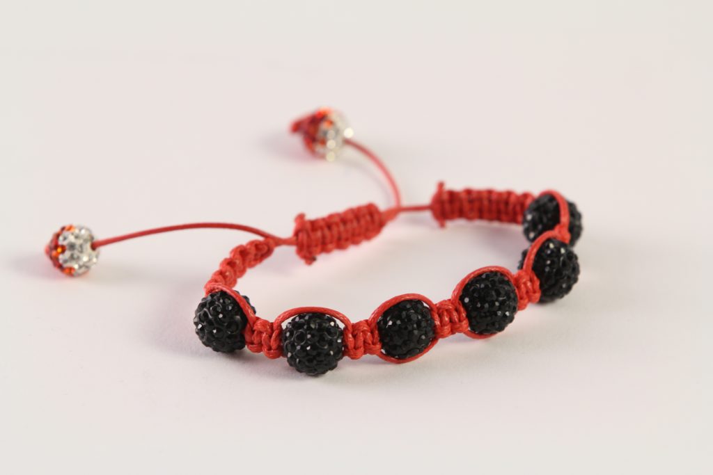DIY Shamballa Bracelet | Beaded bracelets diy, Shamballa bracelets, Bracelet  tutorial